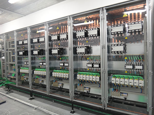 Fabricación y montaje de cuadros eléctricos industriales a medida: Del diseño a la puesta en marcha